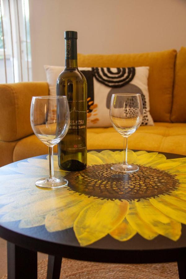 Katarina Porat Apartment *