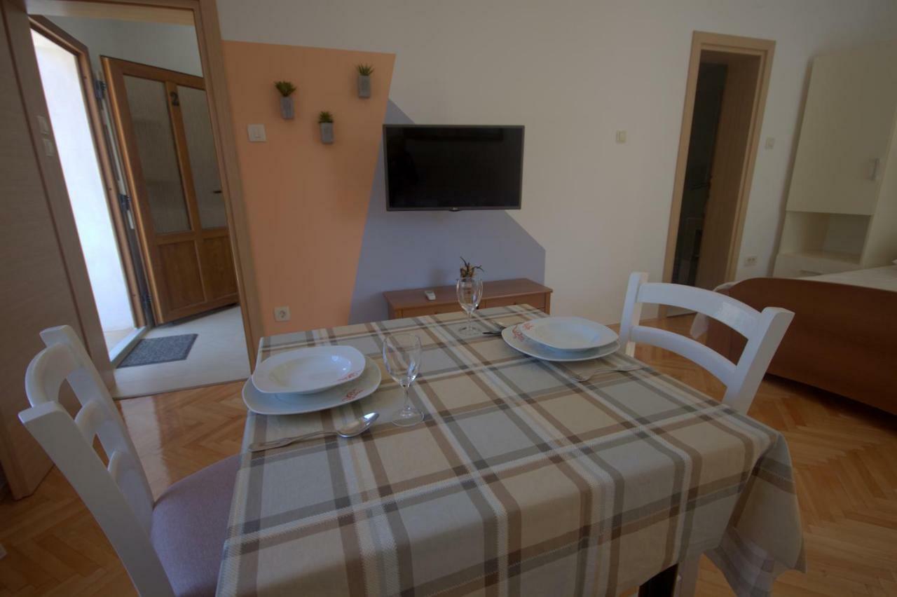 Katarina Porat Apartment *